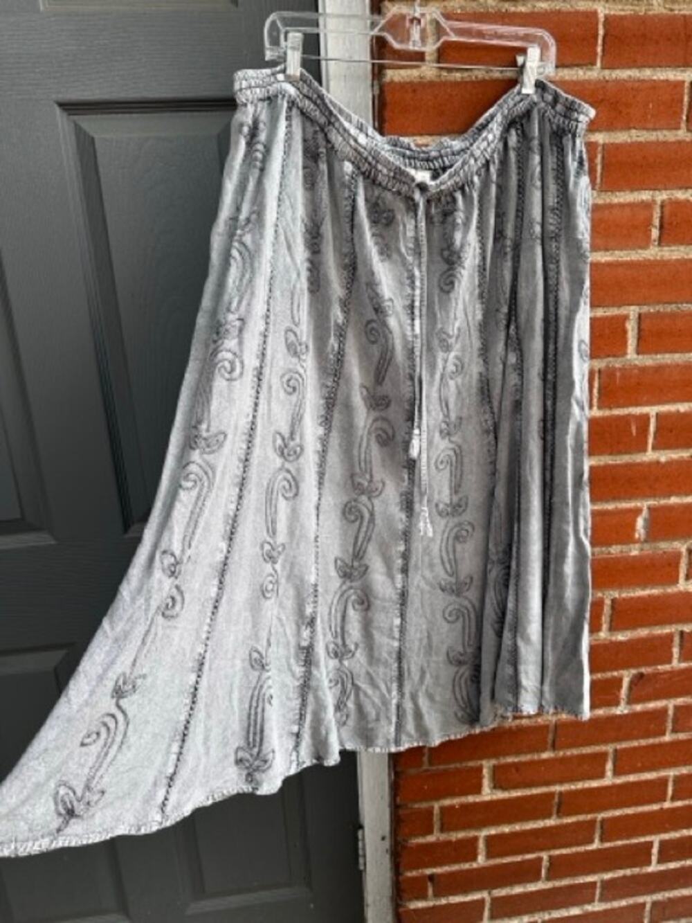 Studio West Embroidered Maxi Skirt Size 3X Drawstring Waist Gray Boho